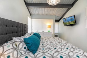 2 bedrooms, iron/ironing board, Internet, bed sheets