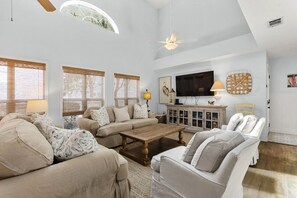 Smart TV, table football, stereo