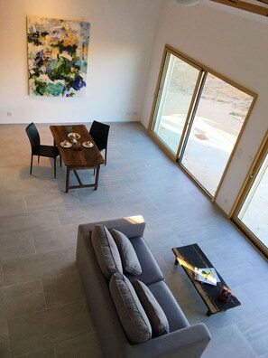 Interior - Studio apartment built in a 16th century barn in the foothills of the Alps (Mison)