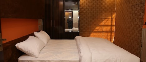 Suite Keluarga | 4 kamar tidur, meja kerja, dan Wi-Fi gratis