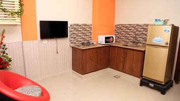 Free daily local cuisine breakfast