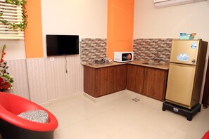 Frokost med lokale retter er inkludert hver dag