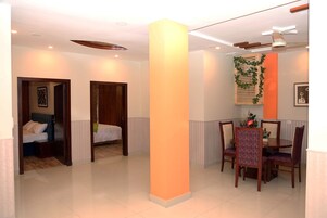 4 habitaciones, escritorio y wifi gratis 