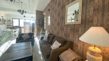 TV, fireplace, table tennis
