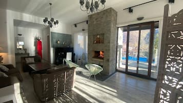 TV, fireplace, table tennis