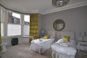 6 habitaciones, tabla de planchar con plancha y wifi gratis 