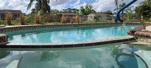 Piscine extérieure, piscine chauffée