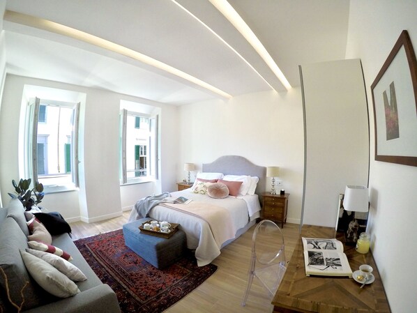 2 bedrooms, desk, soundproofing, iron/ironing board - NR8 - Santa Croce Apartment (Firenze)