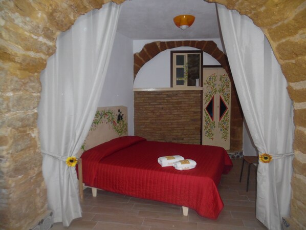 1 bedroom, iron/ironing board, WiFi - ancient catoio holiday home (Agrigento)