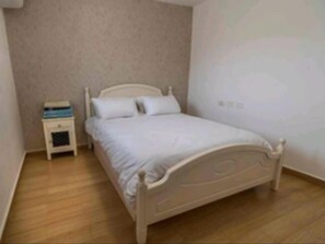 Family Apartment | 1 bedroom, desk, free WiFi - Noambimidbar arad (Arad)