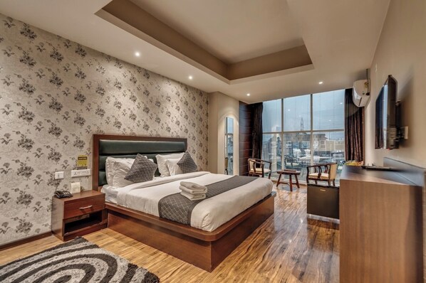 Premium Room | Premium bedding, down comforters, minibar, desk - Hotel Golden Leaf Kashmir (Srinagar)