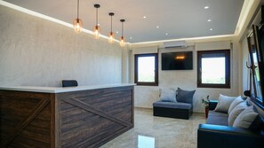 Interior detail - Sinodinos Deluxe Apartments (Kassandra)