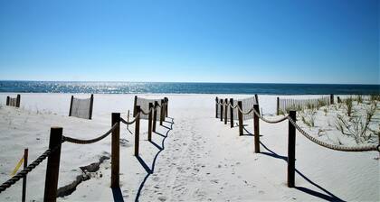 SANDY BEACH HOUSE IS 600 STEPS TO BEACH! SINGLE LEVEL HOME IN GREAT LOCATION!