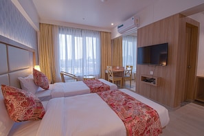 Premium bedding, in-room safe, soundproofing, free WiFi