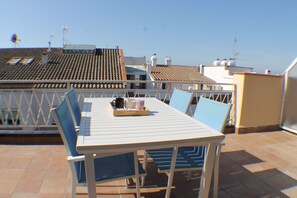 Outdoor dining - Agi Solimar E Atico B Apartamento for rent in Roses Girona. (Roses)