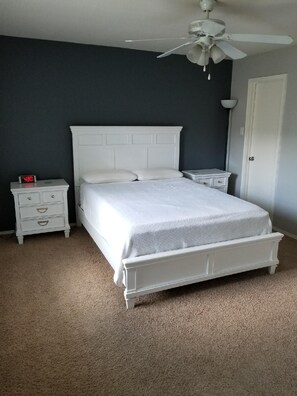 3 bedrooms, iron/ironing board, WiFi, bed sheets