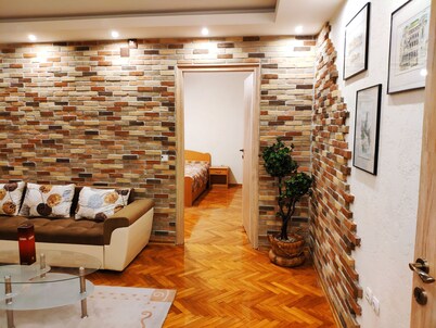 💖 V2 with Love 💖 Vintage ★ Modern and Spacious ★