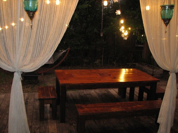 Outdoor dining