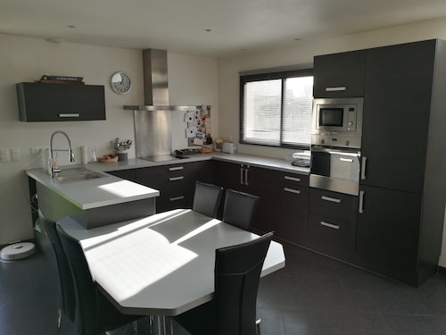 Modern house 5 min from Vannes and 10 min from the Gulf of Morbihan