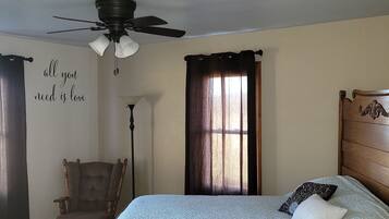 4 bedrooms, travel crib, WiFi, bed sheets