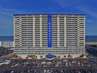 OCEAN AND FRONT VIEWS! - 17th Flr ~winter/spring deals~ INDOOR POOLS YEAR ROUND