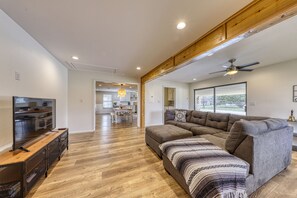 TV, DVD player, books, video library - Relaxing family-friendly home - firepit, playground & river access (Liberty Hill)