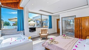 2 bedrooms, iron/ironing board, WiFi, bed sheets - Secluded Sea‑View Family Escape -Jacuzzi -Private Pool (Islamlar)