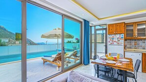 Dining - Secluded Sea‑View Family Escape -Jacuzzi -Private Pool (Islamlar)