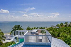 Property grounds - New luxury pool home, 2 min to beach, 360 water views, club available (North Captiva)