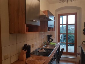 Kühlschrank, Ofen, Herdplatte, Geschirrspüler