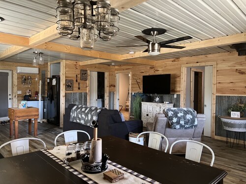 Escape to your cozy cabin near Daniel Boone National Forest & Lake Cumberland 