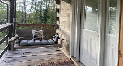 Escape to your cozy cabin near Daniel Boone