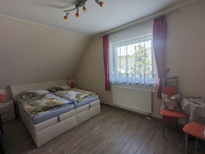 2 bedrooms, WiFi, bed sheets