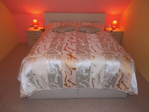 2 bedrooms, WiFi, bed sheets