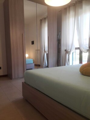 2 bedrooms, in-room safe, iron/ironing board, travel crib