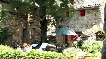 Enceinte de lâhĂ©bergement