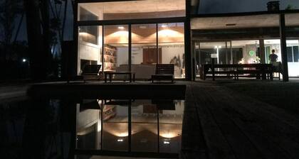 Beautiful architectural home , near everything
