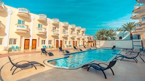 Outdoor pool, open 7:00 AM to 6:00 PM, free cabanas, pool umbrellas - Lidia Hotel (Dahab)