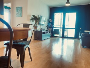 Interior - Family Apt ❤️ underground parking❤️smoking balcony (Sector 2)