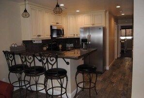 Fridge, microwave, oven, stovetop - Private Balcony Overlooking Washington St in Downtown Sonora - Free Parking (Sonora)