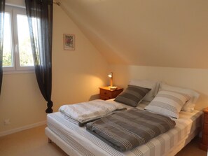 2 Schlafzimmer, Reisekinderbett, kostenloses WLAN