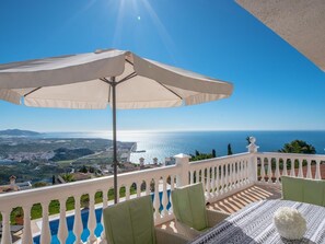 Outdoor dining - Andalusian style holiday villa with seaview (Salobreña)