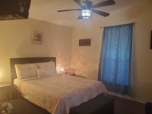 2 bedrooms, iron/ironing board, free WiFi, bed sheets - ENTIRE APARTMENT with Private Hot Tub
Outside of San Marcos City (San Marcos)