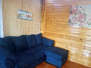 Smart TV - ENTIRE APARTMENT with Private Hot Tub
Outside of San Marcos City (San Marcos)