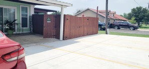 Property grounds - ENTIRE APARTMENT with Private Hot Tub 
Outside of San Marcos City (San Marcos)