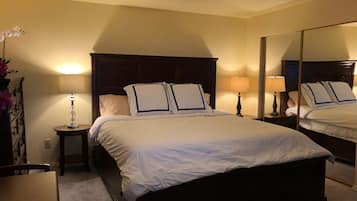 2 chambres, coffres-forts dans les chambres, fer et planche Ă repasser