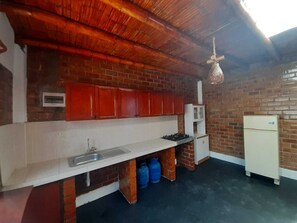 Private kitchen - Beach House in Asia (Asia)