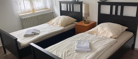 Individueel gemeubileerd, een bureau, een laptopwerkplek, gratis wifi