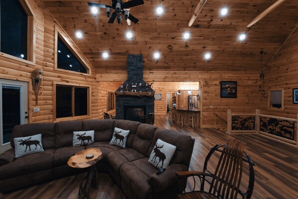 Smart TV, fireplace, ping pong, books