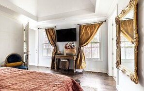 4 Schlafzimmer, Bügeleisen/Bügelbrett, kostenloses WLAN, Bettwäsche